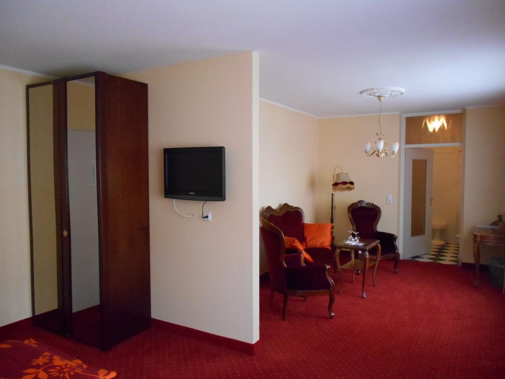 Hotel Posthof Sankt Wendel Room photo