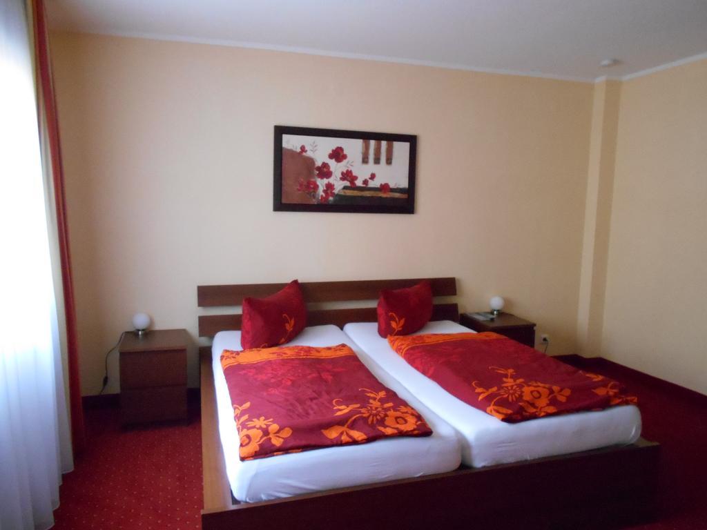 Hotel Posthof Sankt Wendel Room photo