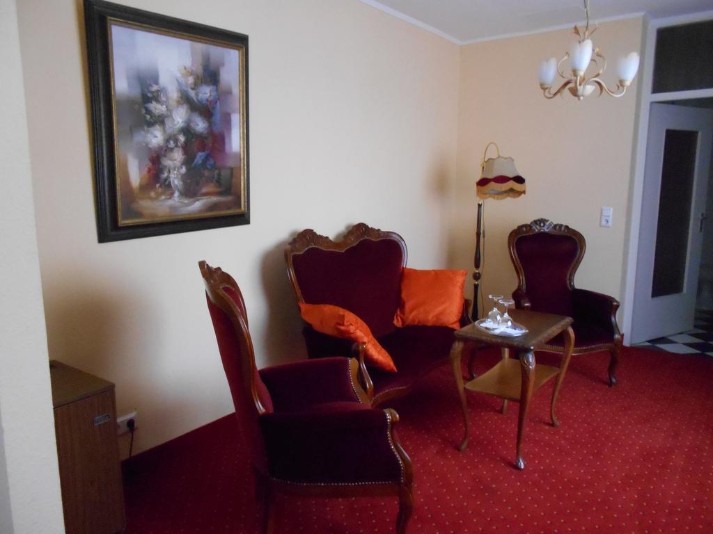Hotel Posthof Sankt Wendel Room photo